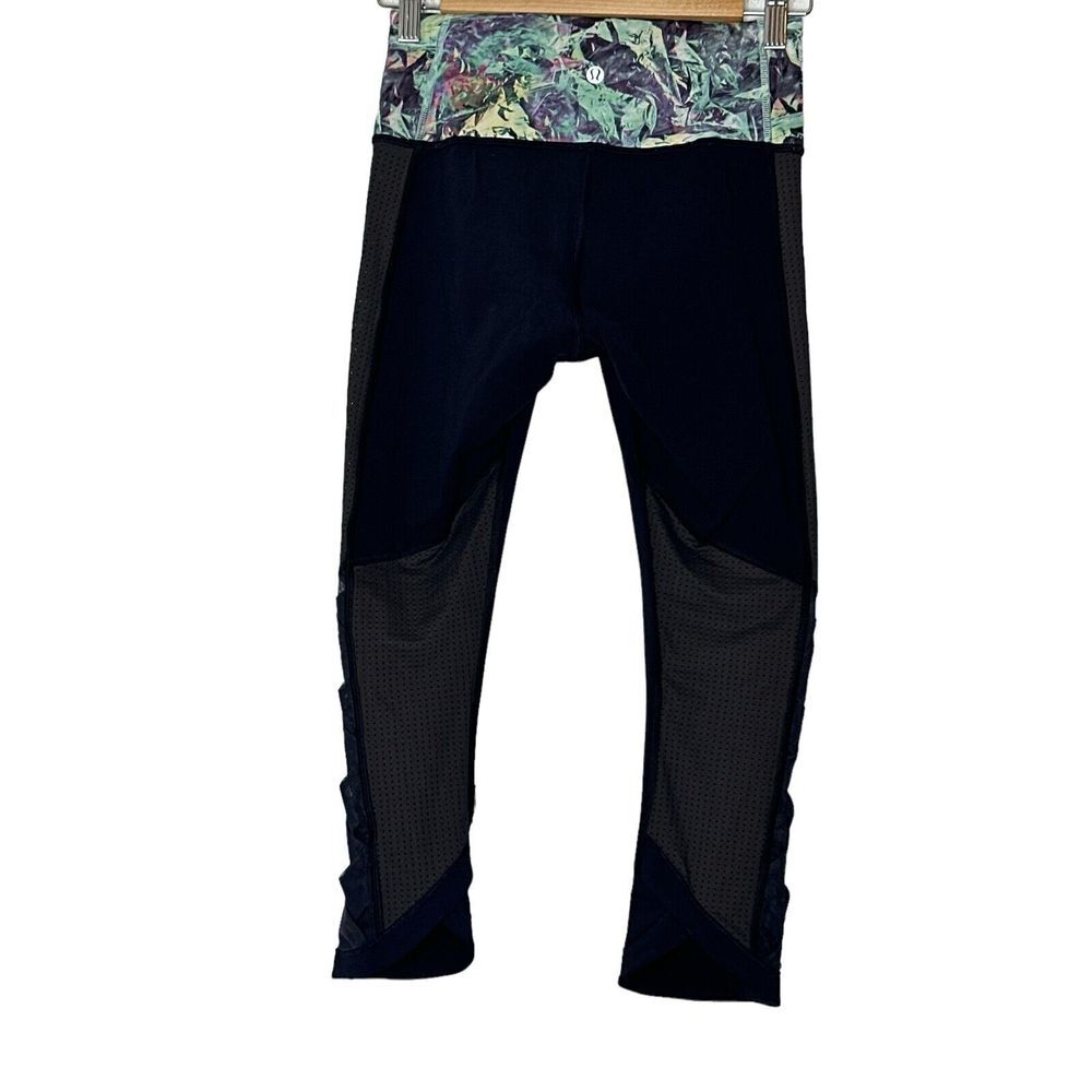 Lululemon Leggings Black  Cropped  w/ Teal/Purple Cracked Ice Waistband, Size 4‎